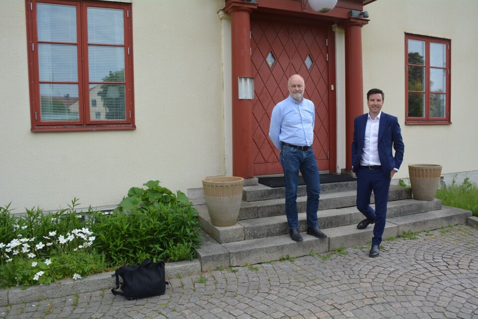 Jan Carlson, kultur och fritidschef och Patric Åberg (M), kommunstyrelsens ordförande i Östra Göinge, presenterade åtgärder för att stödja föreningarnas verksamhet.