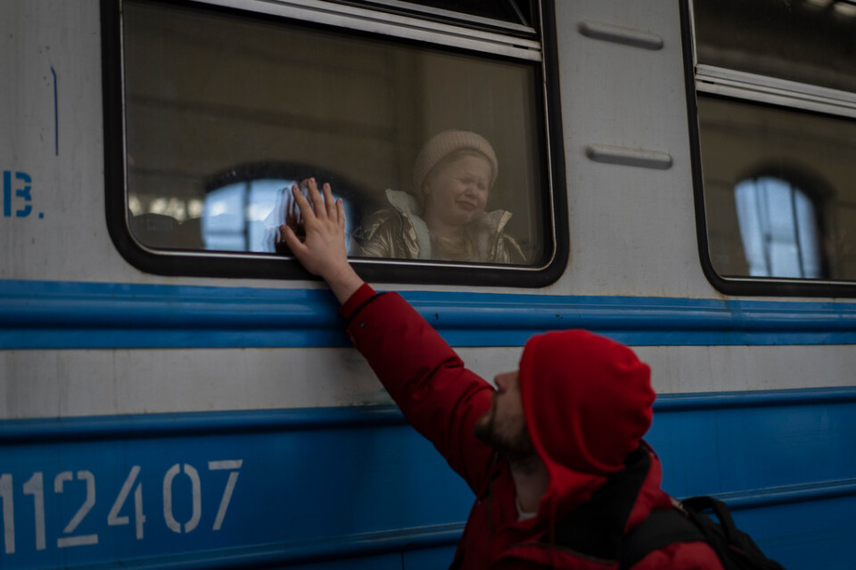 Miljontals ukrainare har tvingats på flykt efter den ryska invasionen, FN räknar med att uppemot åtta miljoner människor kommer att fly landet inom den överskådliga framtiden. Bild från 22 mars.