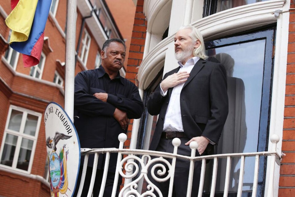 Dörren till Ecuadors ambassad i London ser ut att \"inom kort\" stå öppen för den svenska åklagare som vill förhöra Julian Assange där. Ett avtal mellan Ecuador och Sverige är på gång. För tre år sedan gav Ecuador asyl till den sexbrottsmisstänkte Wikile
