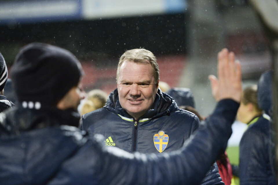 Karl-Erik Nilsson låter övertygad om att den allsvenska fotbollen ska kunna dra i gång i mitten av juni. Arkivbild.