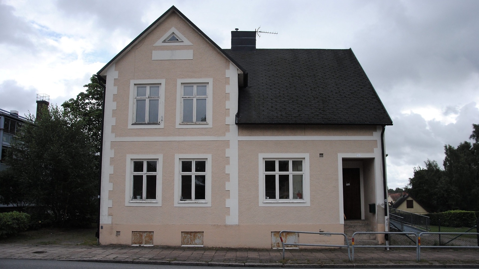 Huset på Åkaregatan 9 ska nu rivas och på platsen skall Karlsson Fastigheter i Hässleholm AB uppföra ett hyreshus.
8Foto: Norra Skåne/Arkiv