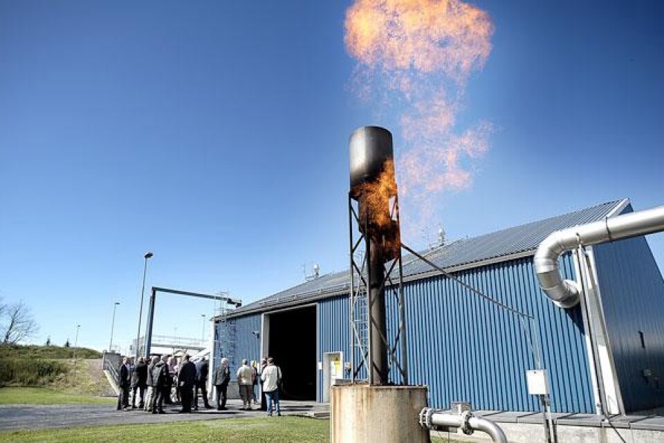Det som brinner är biogas som inte tagits till vara. Normalt används överskottet dock som bränsle i Allöverket.