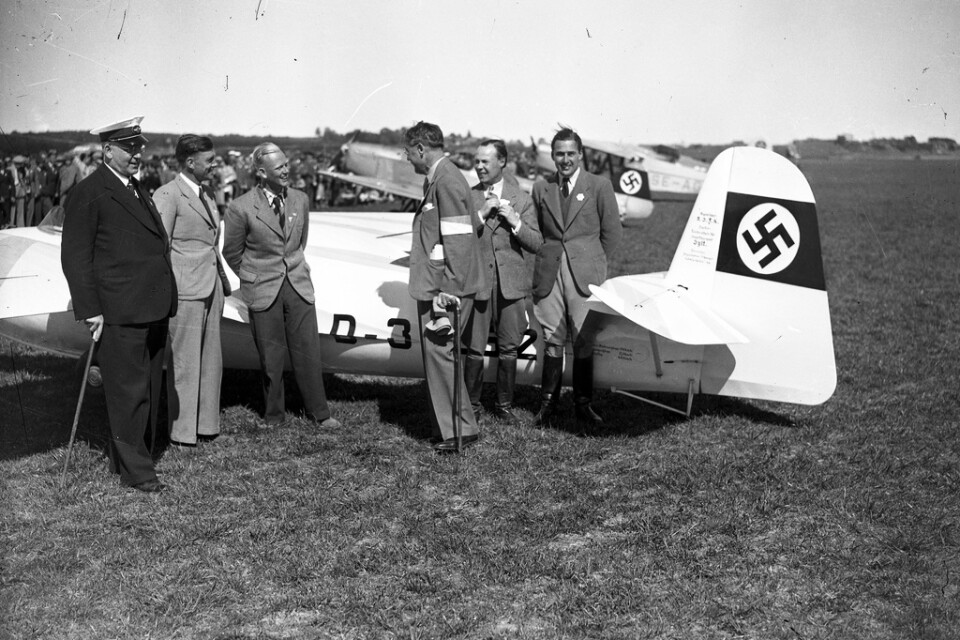 Norrköpings museum synar sin nazistiska historia. Här ett foto av en flygtävling 1937 på Kungsängens flygplats utanför Norrköping. Pressbild.