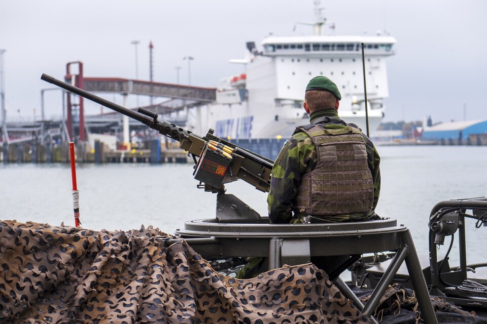 Bild från en övning i Ystads hamn hösten 2022, då femte amfibiebataljonen övade på att minera hamnen.