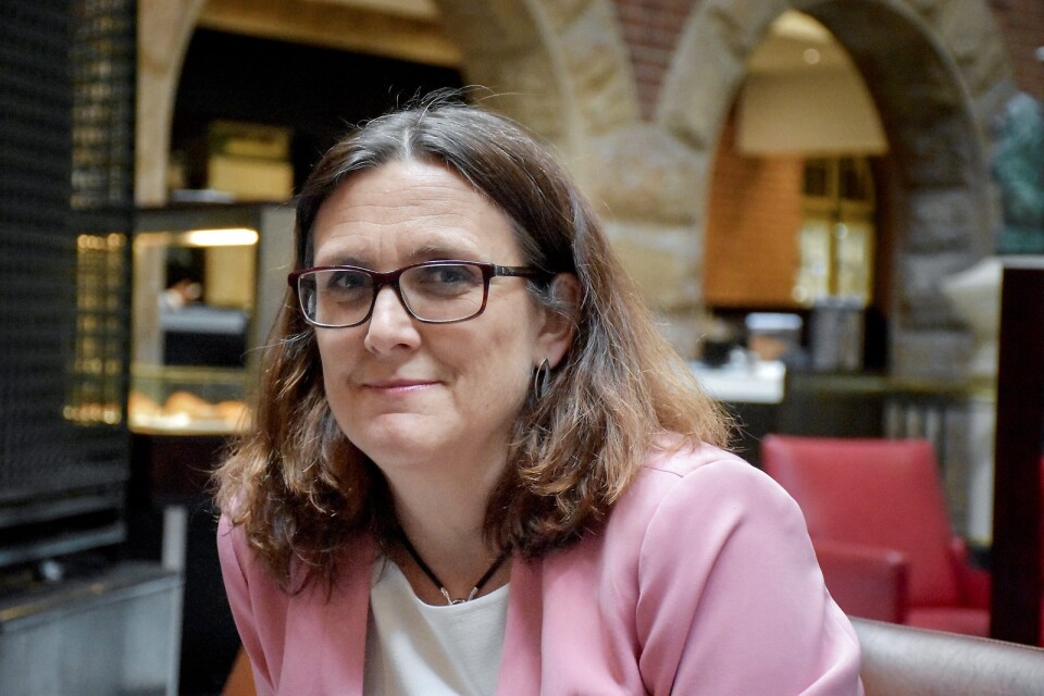 Cecilia Malmström får en jobbig arbetsdag.