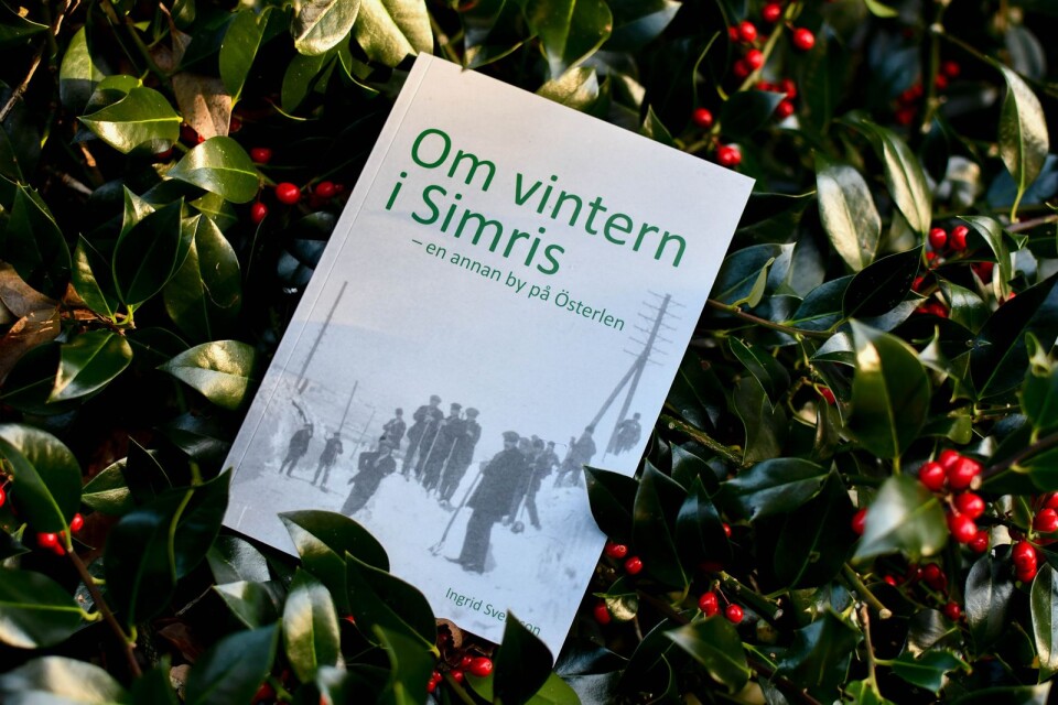 ”Om vintern i Simris - en annan by på Österlen” finns bland annat att köpa på Österlens museum, Simrishamns bokhandel och hos Lysande sekler i Simris.