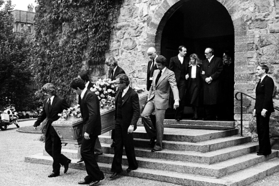 Ronnie Petersons begravningsgudstjänst hölls i Nicolaikyrkan i Örebro, 1978. Kistan bars ut av Åke Stranberg, Emmerson Fittipaldi, Jody Scheckter, James Hunt, Niki Lauda och John Watson. Arkivbild.