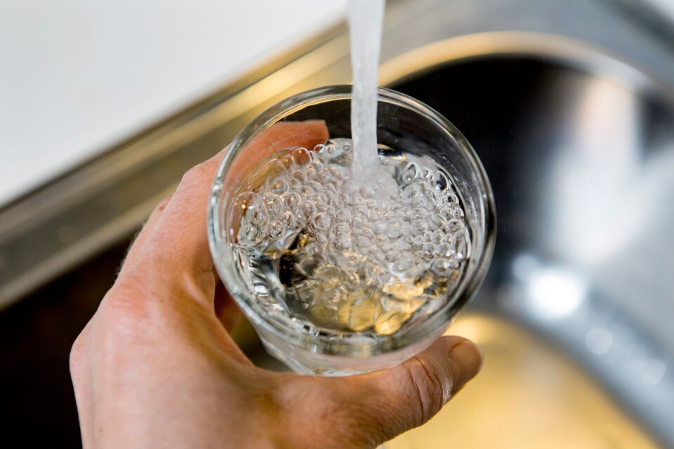 Arkivbild. Boende i Örby uppmanas koka sitt vatten efter en vattenläcka.