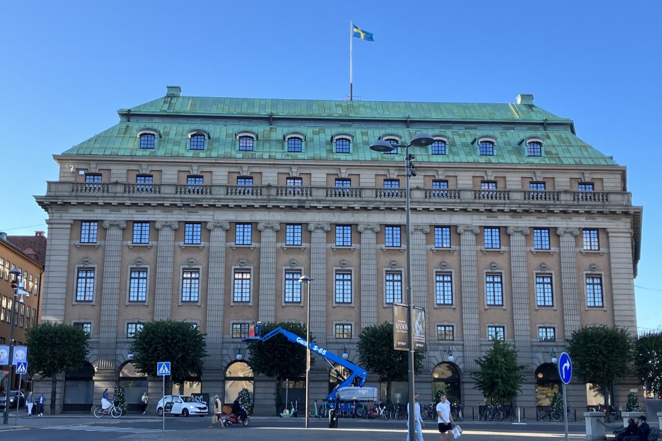 Försvarsdepartementet i Stockholm.