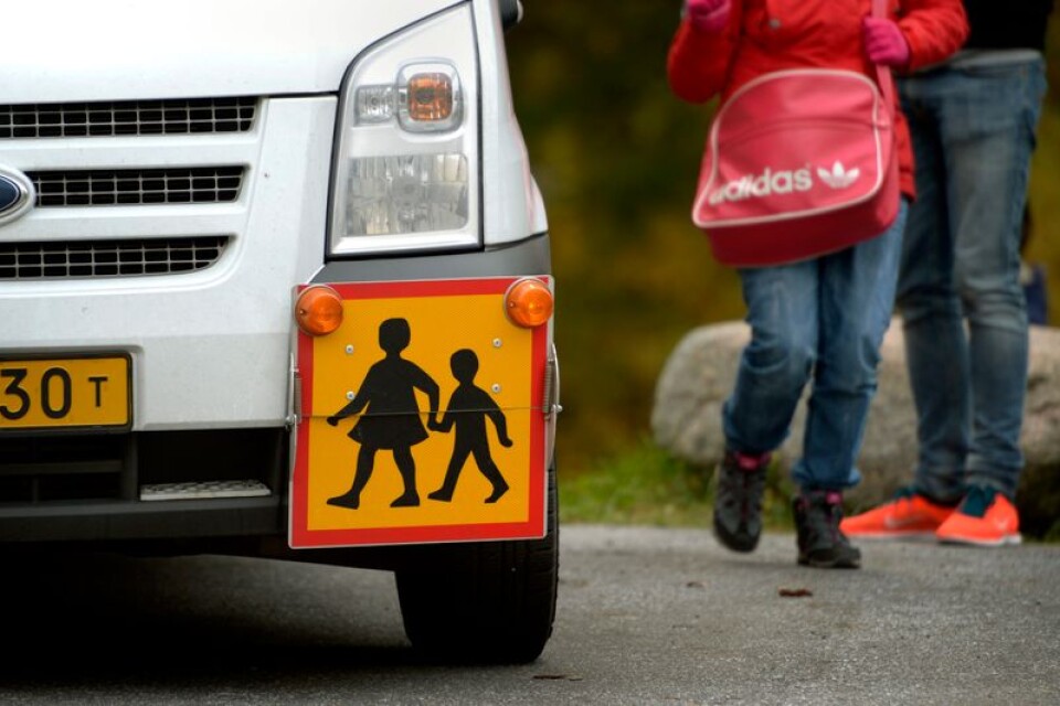 Centerpartiet i Tingsryd anser att samma skolskjutsregler, oavsett huvudman, är en jämlikhets- och rättvisefråga.
