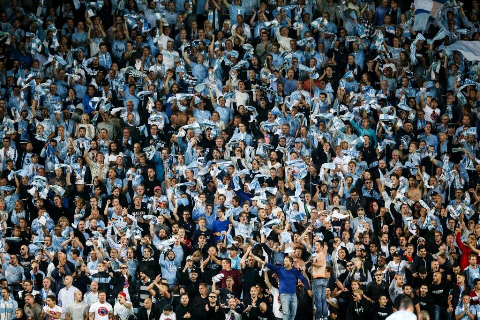 Många vill åka - och många kommer att kunna göra det. Malmö FF kommer att få tillgång till hela bortaläktaren på Parc des Princes när laget ställs mot Zlatan Ibrahimovics Paris Saint-Germain i fotbollens Champions League. Efter diskussioner mellan MFF,
