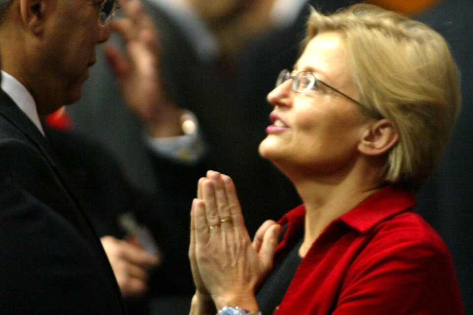 Colin Powell och Anna Lindh uppskattade varandra. Arkivbild från ett Natotoppmöte i Prag 2002.
