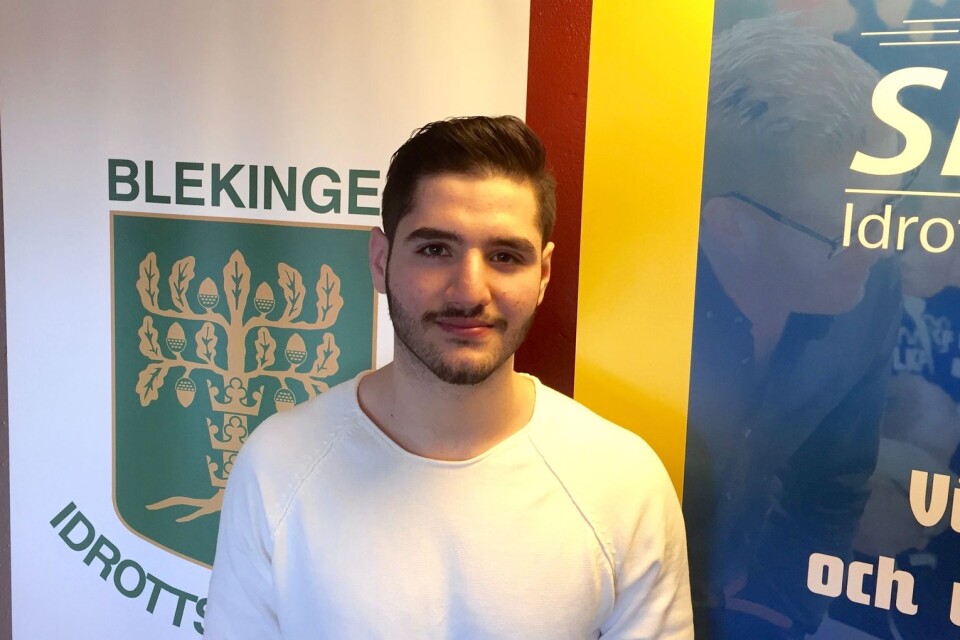 Blekinge Idrottsförbund har anställt snart 20-årige Roland Harutyunyan. Han ska driva demokrati- och integrationsprojektet  ”Idrott i Mellanstaden”.