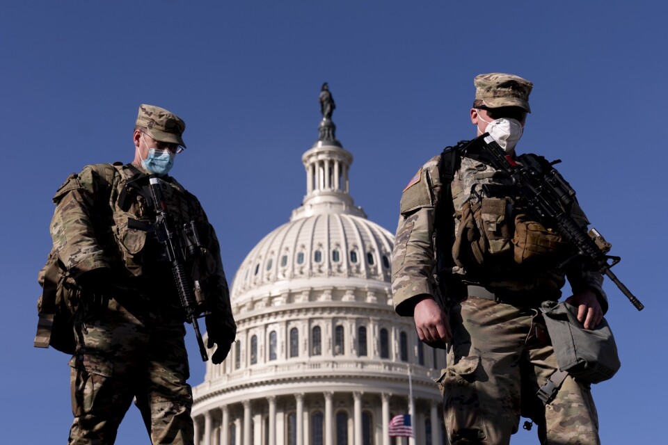 Nationalgardister utanför Kapitolium i Washington DC under torsdagen.
