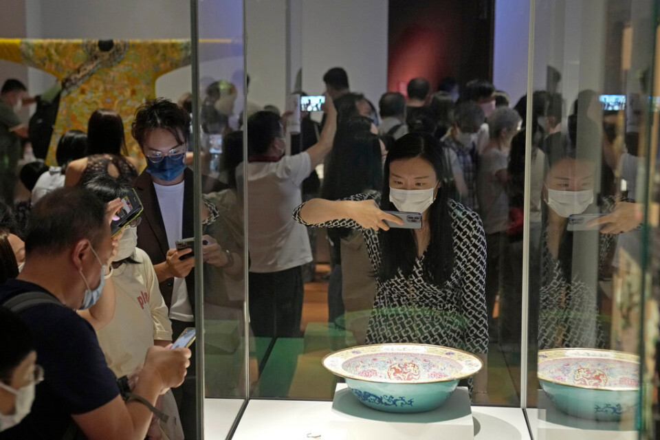 Nu visas fler än 900 kinesiska konstföremål i Hongkong.