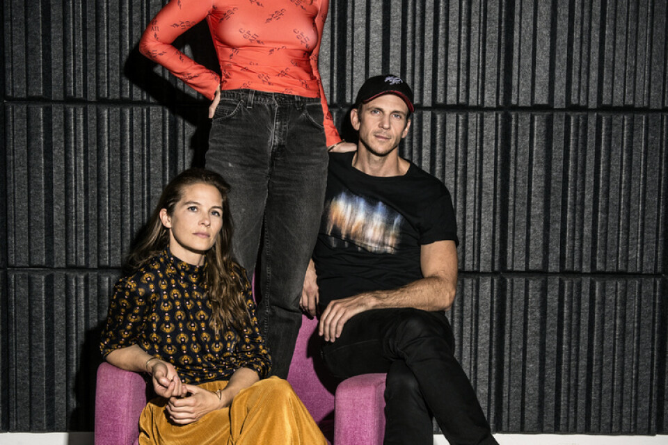 Tove Lo, Lisa Carlehed och Gustaf Skarsgård spelar tre av huvudrollerna i "Utvandrarna". Pressbild.
