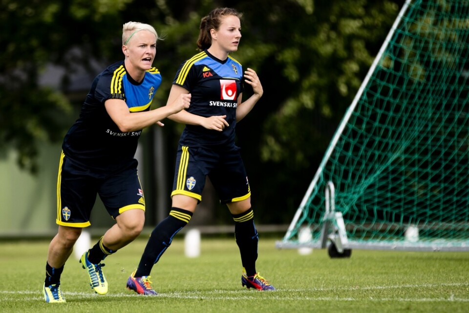 Nilla Fischer och Antonia Göransson på landslagsläger 2013. Arkivbild.