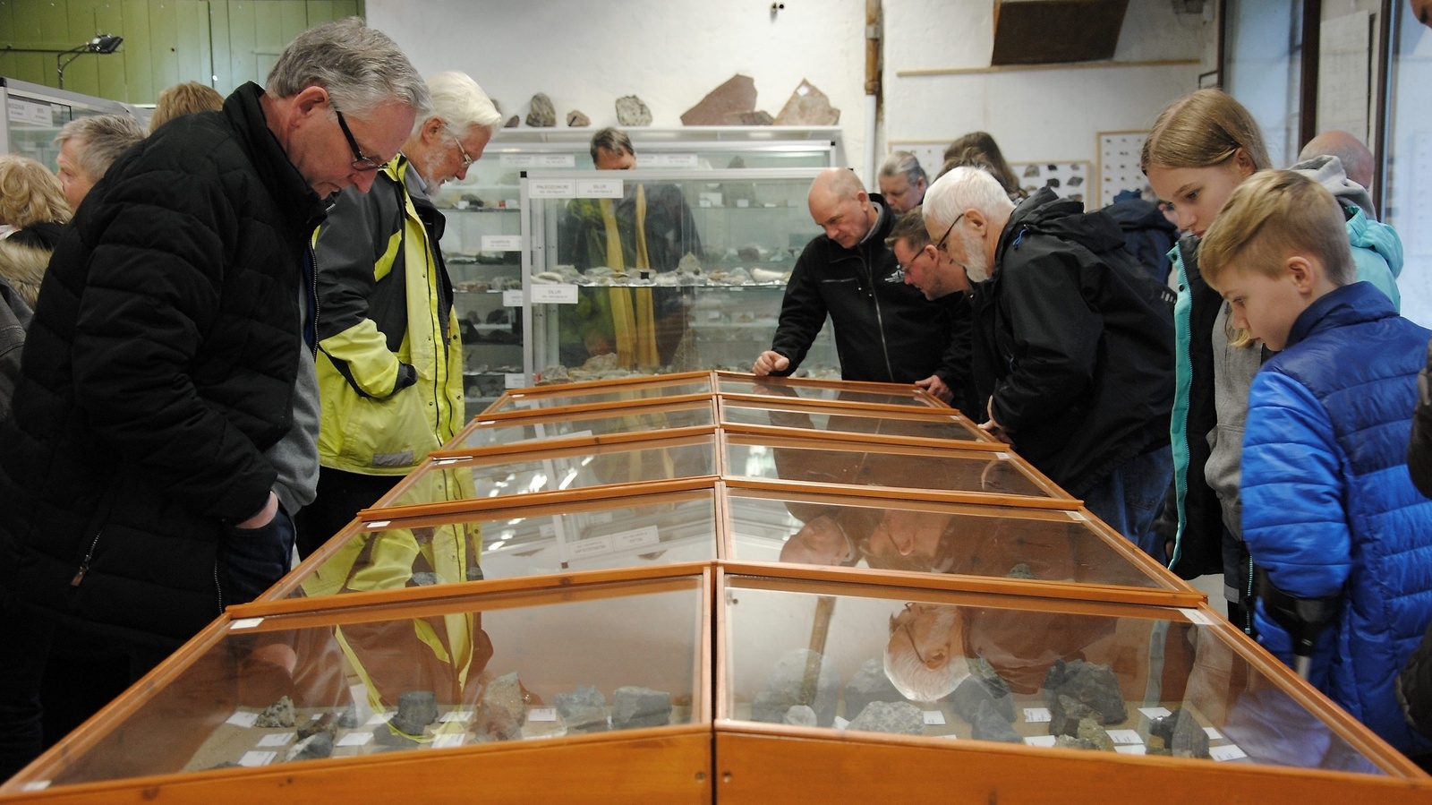 Intresset var stort för fossil- och mineralutställningen i Sliperiet i Gylsboda. 				      FOTO: SUSANNE GÄRE