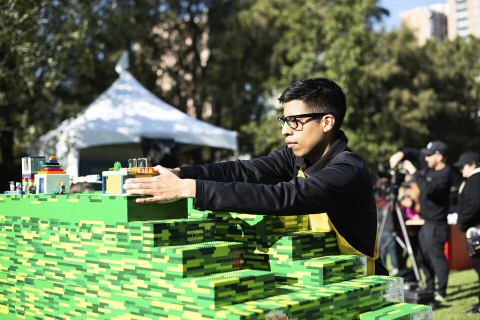 Att bygga med Lego ska bli allt grönare. Bilden är tagen som pr för Lego vid ett evenemang i Houston i november förra året.