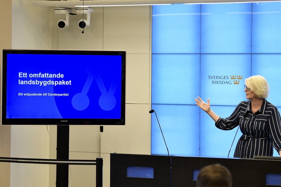Moderaternas ekonomisk-politiska talesperson Elisabeth Svantesson presenterar ett landsbygdspaket och ett erbjudande till Centerpartiet.