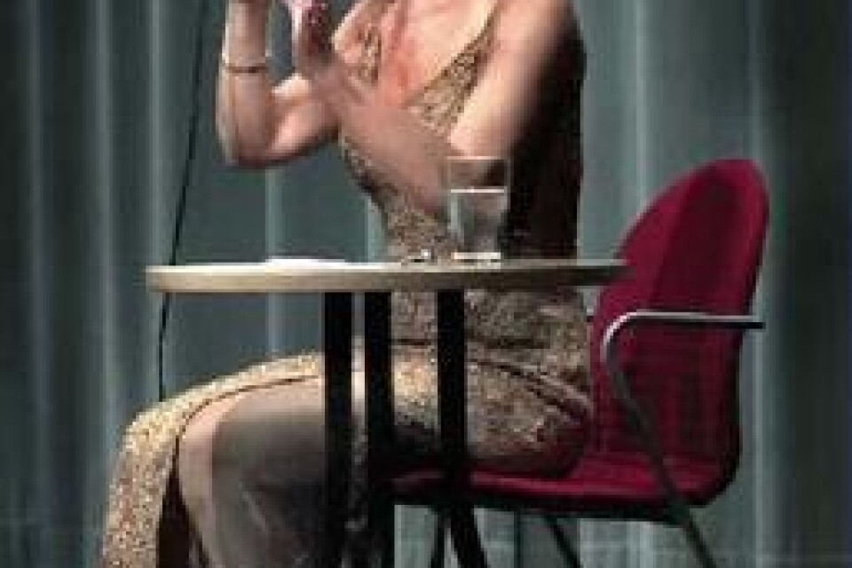 Anna-Lena Brundin sjöng Piaf från Humlescenens scen.Bilder: WILLY ALM