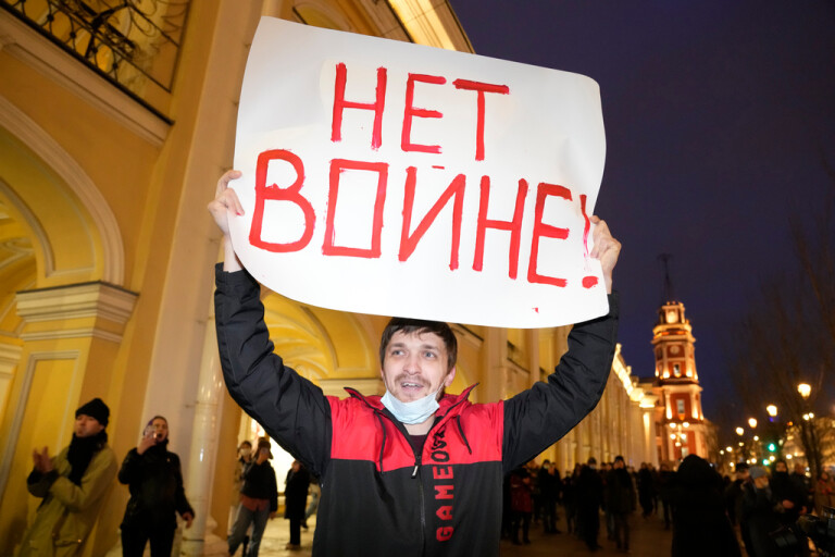 Ryska lerfigurer – i protest mot kriget