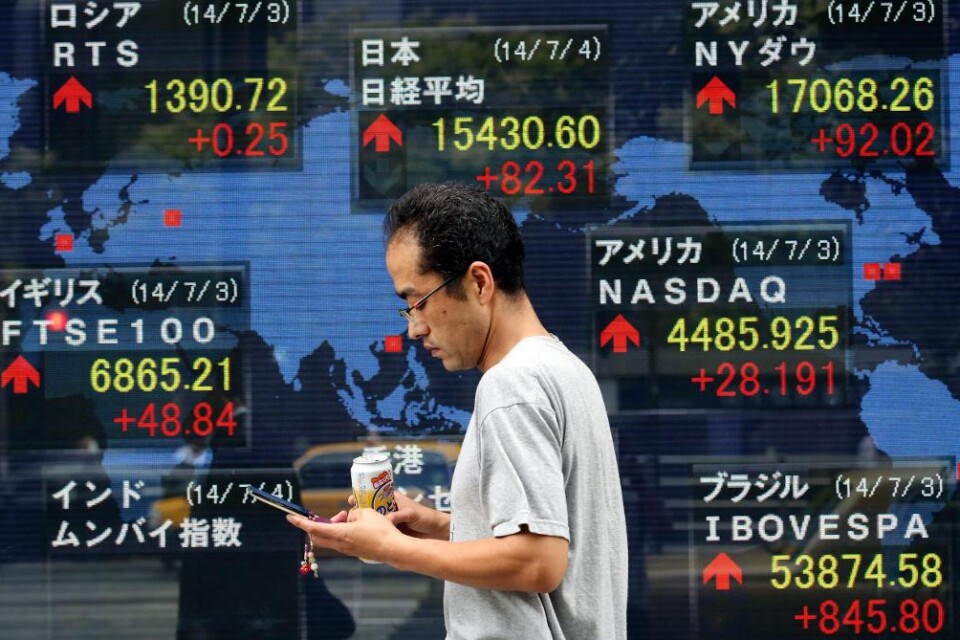 Rörelserna var små på de ledande börserna i Asien på onsdagen. Tokyobörsens Nikkei 225-index steg med 0,1 procent efter en dag med tunn handel medan det bredare Topixindex steg med 0,4 procent. Statistik över detaljhandeln i Kina låg i linje med förvänt