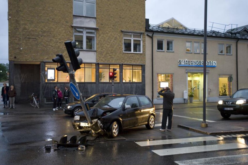 En cyklist blev på måndagskvällen påkörd i korsningen Storgatan/Linnégatan i centrala Växjö.
