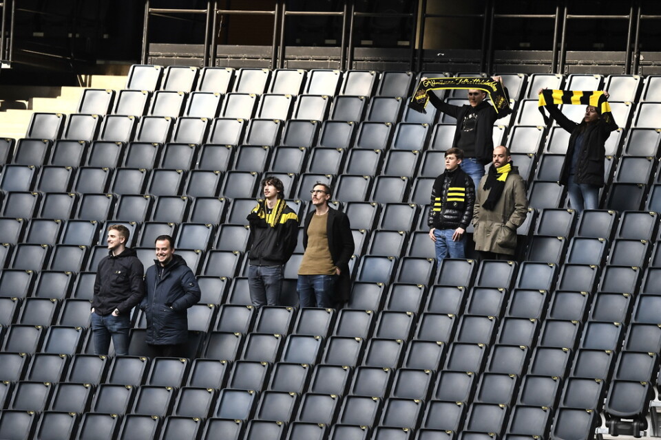 Åtta åskådare fanns på plats när AIK besegrade Elfsborg med 1–0.