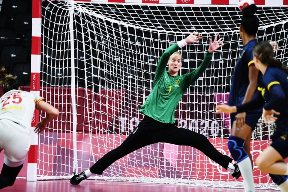 Sveriges målvakt Johanna Bundsen var en av de svenska spelarna som imponerade i OS-premiären mot Spanien.