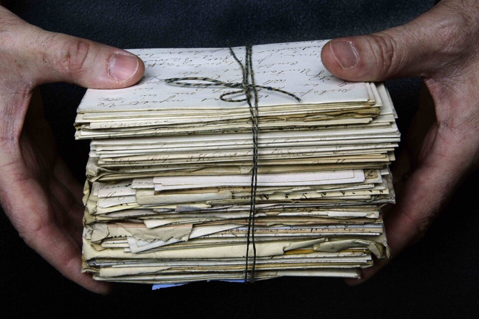 Mer än 100 år gamla kärleksbrev som hittats i England kommer att lämnas tillbaka till familjen. Arkivbild.
