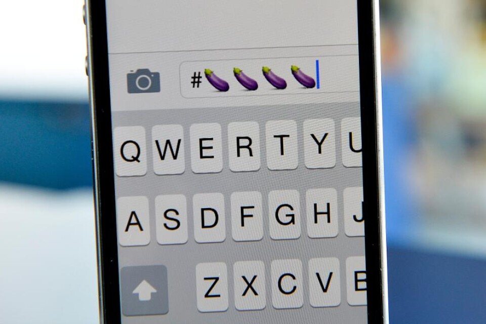 Instagram introducerar nu möjligheten att använda emojier som hashtag och sökord. Du kan nu tagga dina inlägg med exempelvis en pistol, en cigarett - eller en bajskorv. Men om du försöker använda dig av en aubergine så tar det stopp, rapporterar Buzzfee