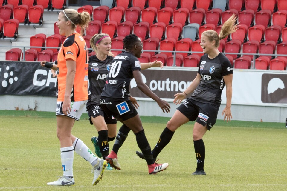 Anna Anvegård firar mål mot Kristianstad.