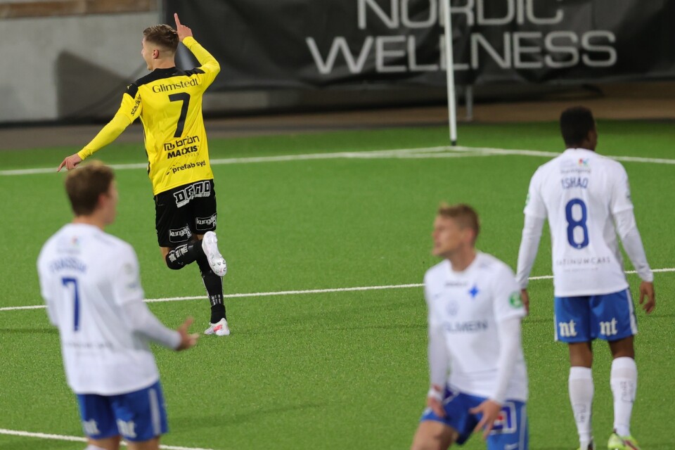 Häckens Leo Bengtsson jublar efter 2-0-målet.