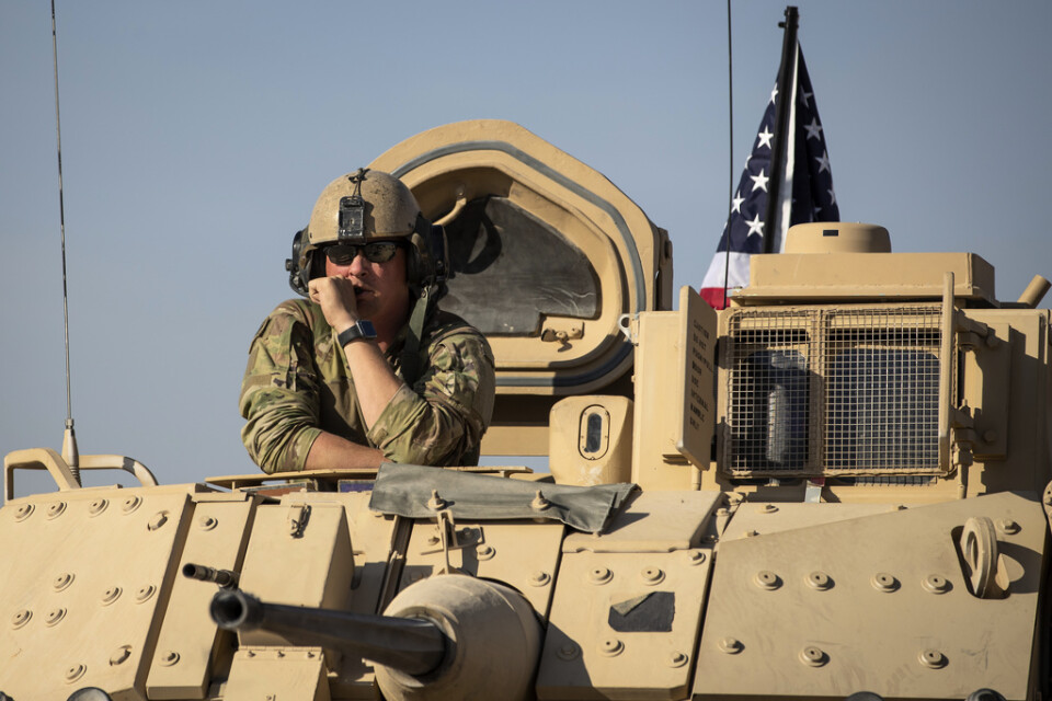 En amerikansk soldat på en bas i Syrien. Kampen mot IS-extremisterna är långt från över, enligt den amerikanska utrikesministern. Arkivbild.