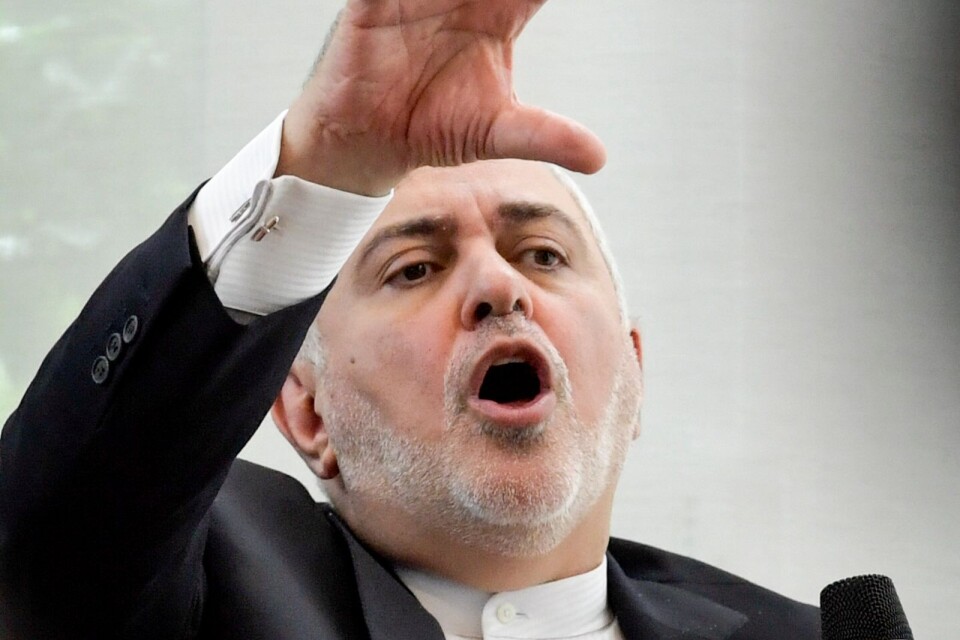 Mohammad Javad Zarif företräder den inhumana regimen i Iran. När han nu besökte Sverige fanns det ingen brist på mothugg.
