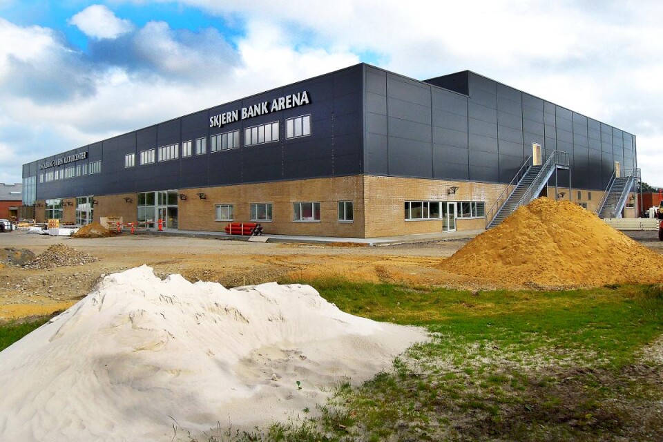 ”Vi har inte lika mycket publik som IFK Kristianstad, men det kan nog bli bra tryck i den här hallen också”, säger Markus Olsson om sin nya hemmaborg – Skjern Bank Arena. Foto: Tommy Svensson