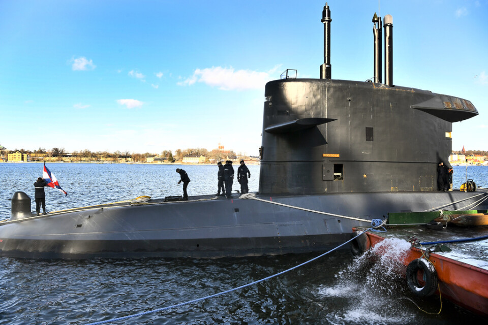 HNLMS Zeeleeuw har använts av Nederländerna sedan 1990 och genomgick mellan 2014 och 2016 en uppgradering av bland annat sitt vapen- och sonarsystem.