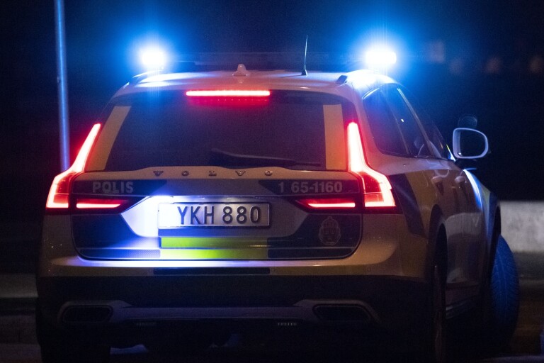 Karlskrona: Kvinna med skruvmejslar sparkade mot poliser