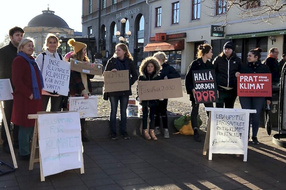 Fridays for future Karlskrona demonstrerar för klimatet. På fredag planerar man en marsch till kommunhuset för att överlämna sitt medborgarförslag.