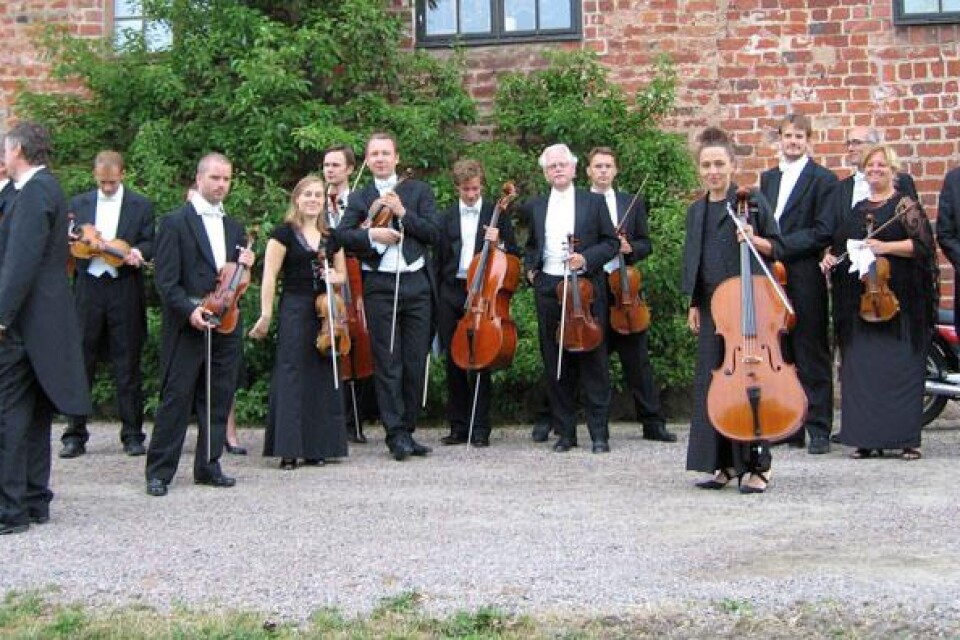 Huaröds kammarorkester uppträder på Månstorps gavlar ikväll. Orkesterns huvudnummer blir i år den ungerske tonsättaren Bela Bartoks ”Divertimento”.