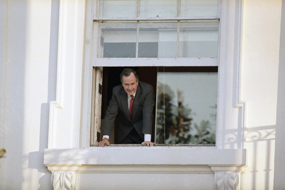 George Bush den äldre var ovanligt personlig vid tillträdet, och bjöd in vanligt folk till Vita huset. Bild från den 21 januari 1989.