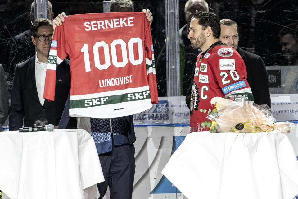Joel Lundqvist hyllades inför matchen, bland annat med en specialtryckt tröja för att fira hans 1|000 matcher i Frölunda.