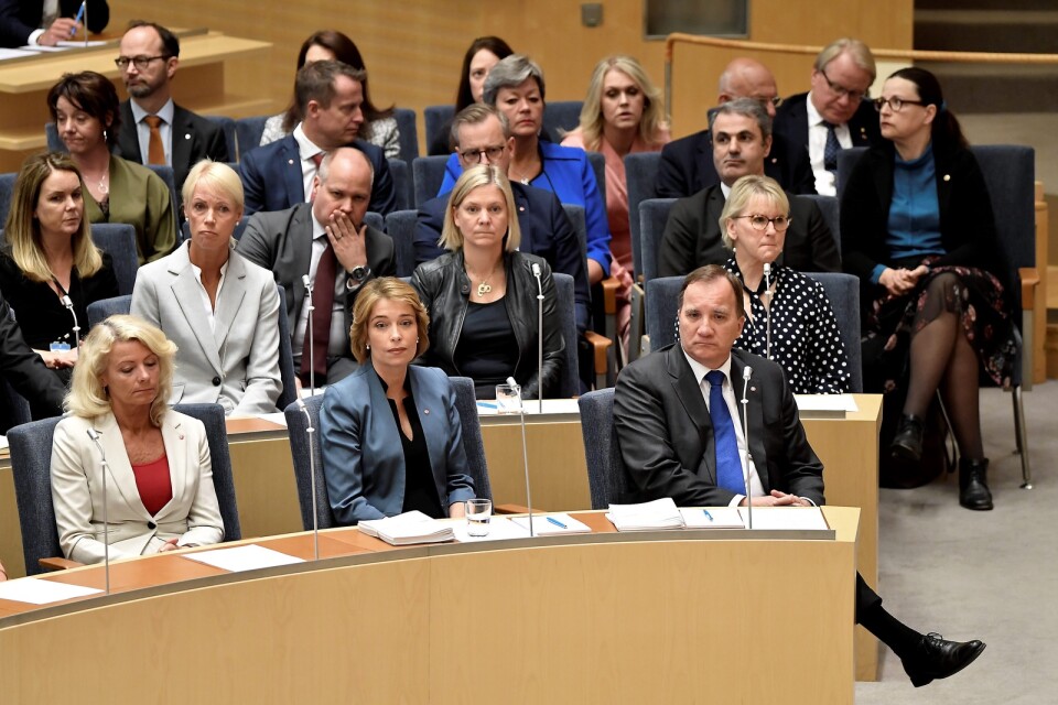 Stefan Löfven och hela regeringen slöt upp bakom Annika Strandhäll.  				             Foto: TT