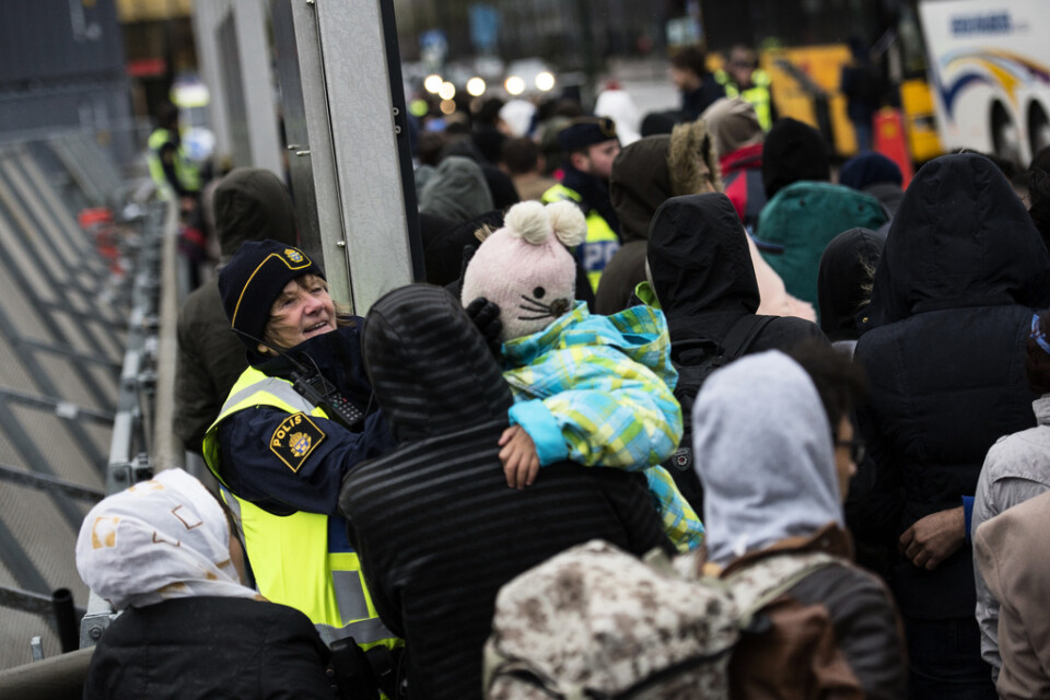 Asylsökande på Hyllie station i Malmö under flyktingkrisen hösten 2015. Arkivbild.