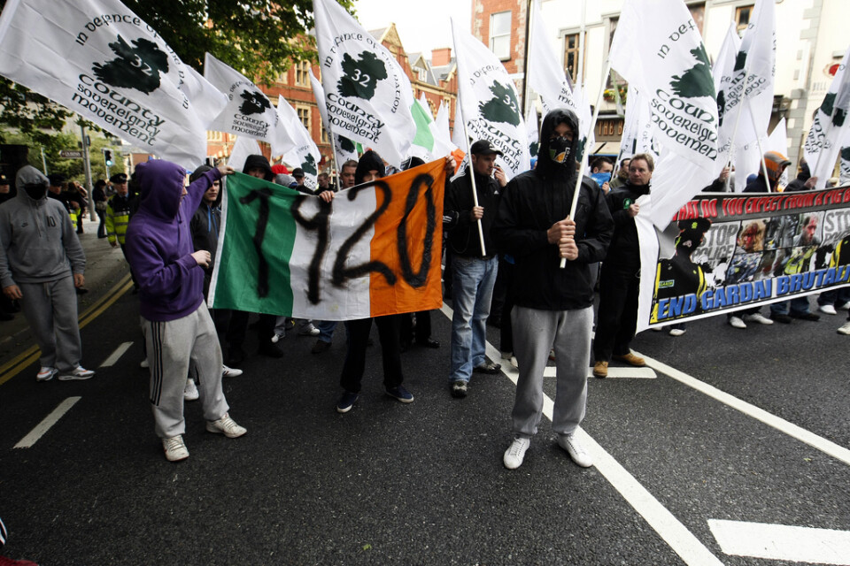 Demonstranter i Dublin 2011 påminner om massakern på Croke Park i Dublin den 21 november 1920. Arkivbild.