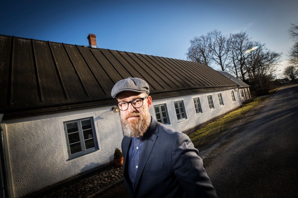 Olof Martinsson bor i den gamla lanthandeln i Haglösa tillsammans med sin hustru Jenny och de två barnen Arvid och Valter.