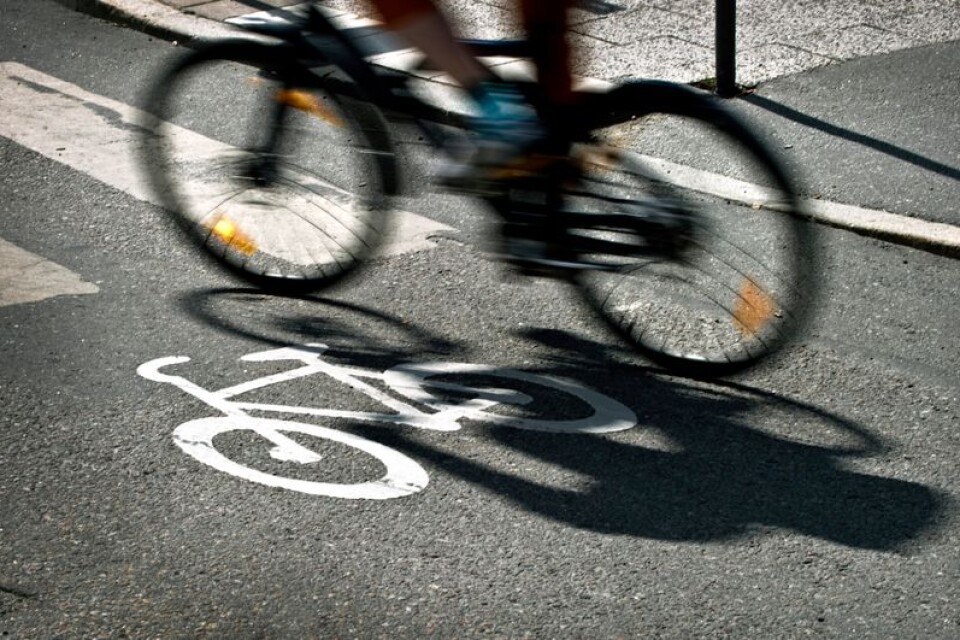 Varför inte använda cykelbanorna? undrar signaturen ”Chaffisen bakom”.