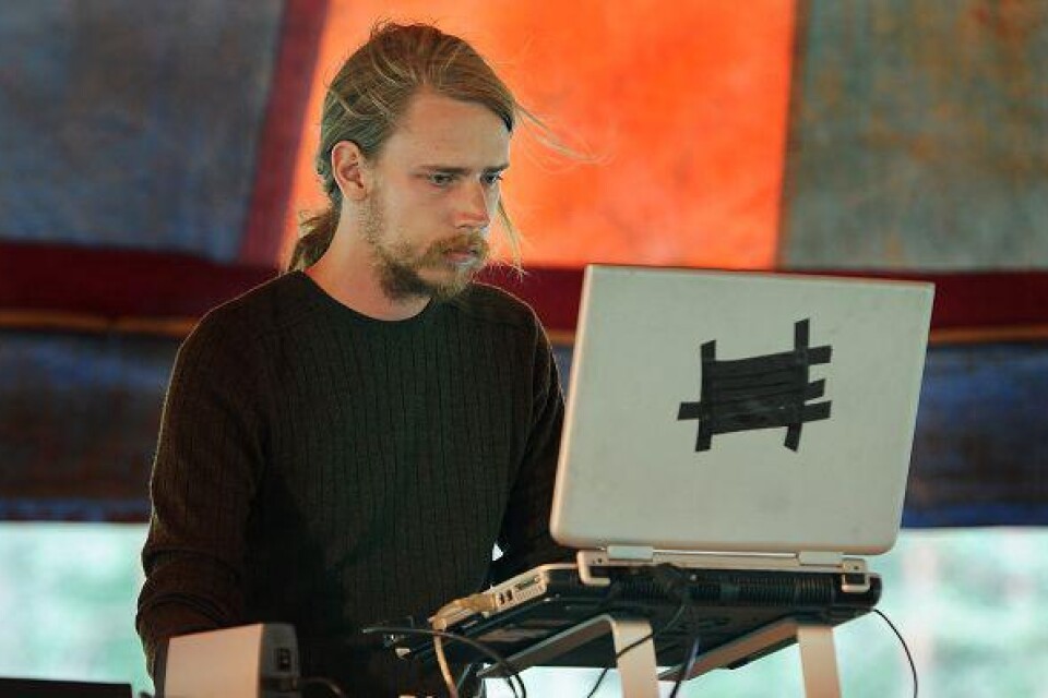 Anders Walldén och hans laptop fick inleda festivalen.
