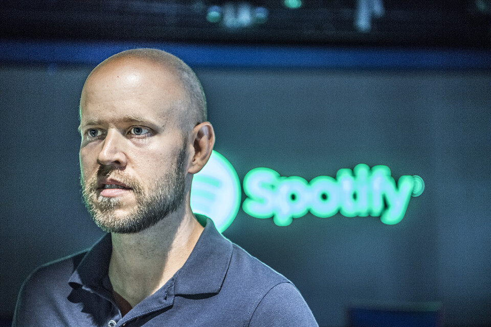 Spotifys medgrundare och vd Daniel Ek antas kräva en stor premie ovanpå börsvärdet på hundratals miljarder för att sälja bolaget han skapade med Martin Lorentzon. Arkivbild